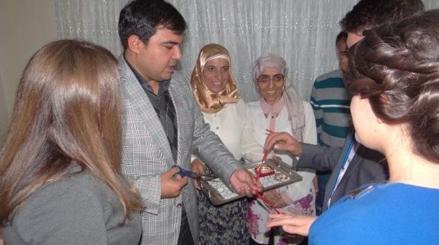 Kaymakam &Uuml;rg&uuml;pl&uuml; Gen&ccedil; İ&ccedil;in Kız İstemeye Gitti