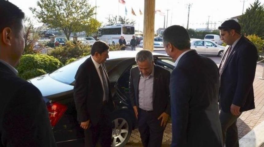 B&uuml;lent Arın&ccedil; Edremit&rsquo;e Geldi