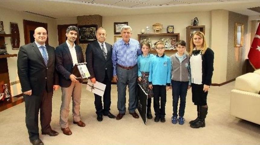 Başkan Karaosamoğlu &Ouml;ğretmen Ve &Ouml;ğrencileri Ağırladı