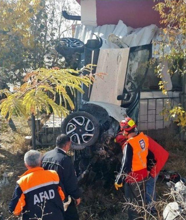 Kadın Hakim Kazada Yaralandı