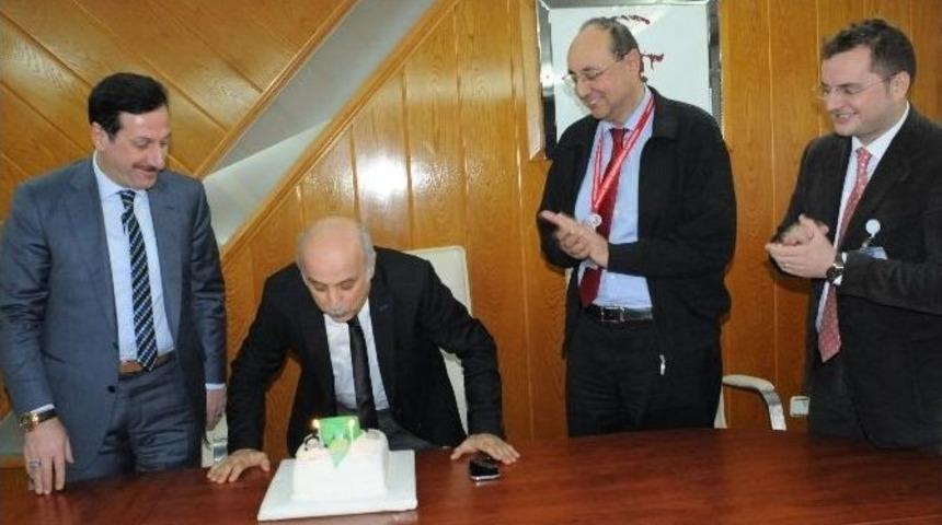 Başhekime S&uuml;rpriz Doğum G&uuml;n&uuml;