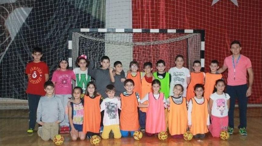 Yalova&rsquo;da "minik Eller Hentbolda" Projesi Başladı
