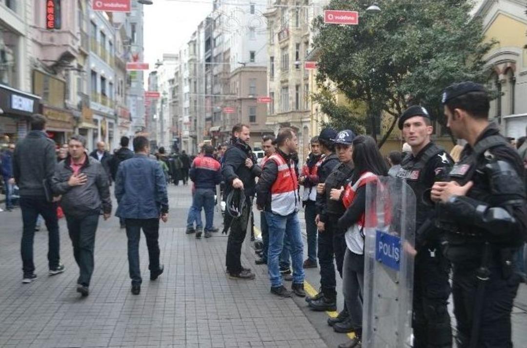 Fransa Konsolosluğu&rsquo;nda Saldırıda Hayatını Kaybedenler İ&ccedil;in Anma T&ouml;reni