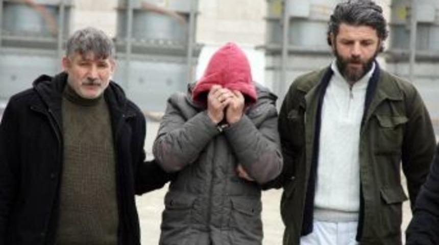 Marketten Gıda Maddesi &Ccedil;alıp Satan Ş&uuml;pheli Yakalandı