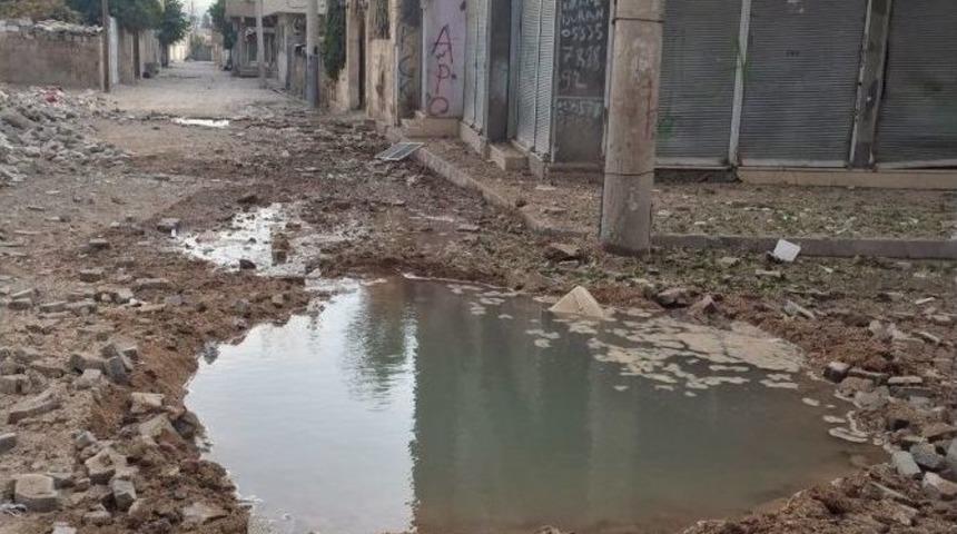 Hendeklere Tuzaklanmış Patlayıcılar İmha Ediliyor