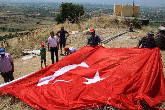 Tümkasder’den Bolu Dağı’na Dev Türk Bayrağı