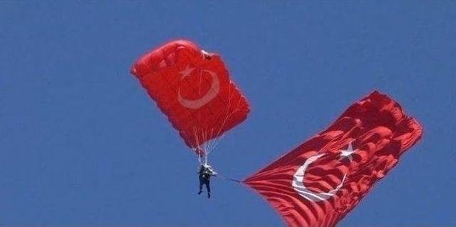 Tümkasder’den Bolu Dağı’na Dev Türk Bayrağı