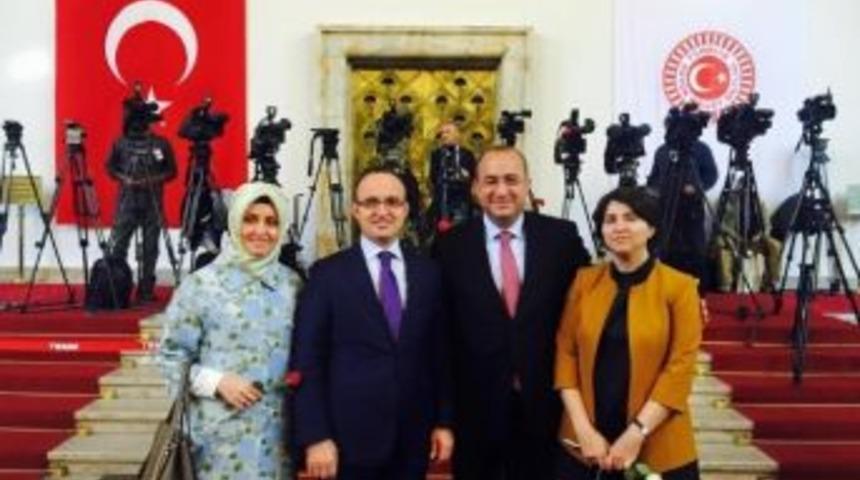 Ak Parti Milletvekilleri Mecliste Kayıt Yaptırdı