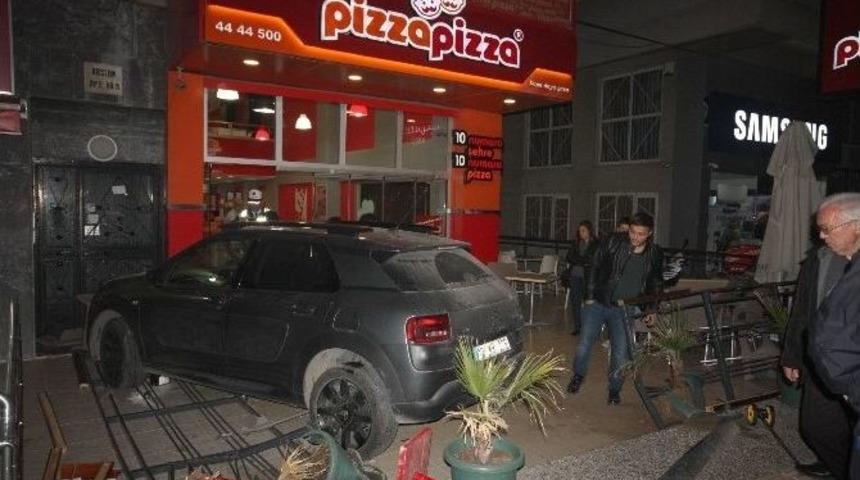 Fren Yerine Gaza Basınca Pizzacıya Girdi