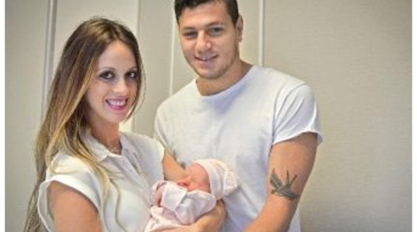 Antalyaspor&rsquo;lu Dıego İkinci Kez Baba Oldu