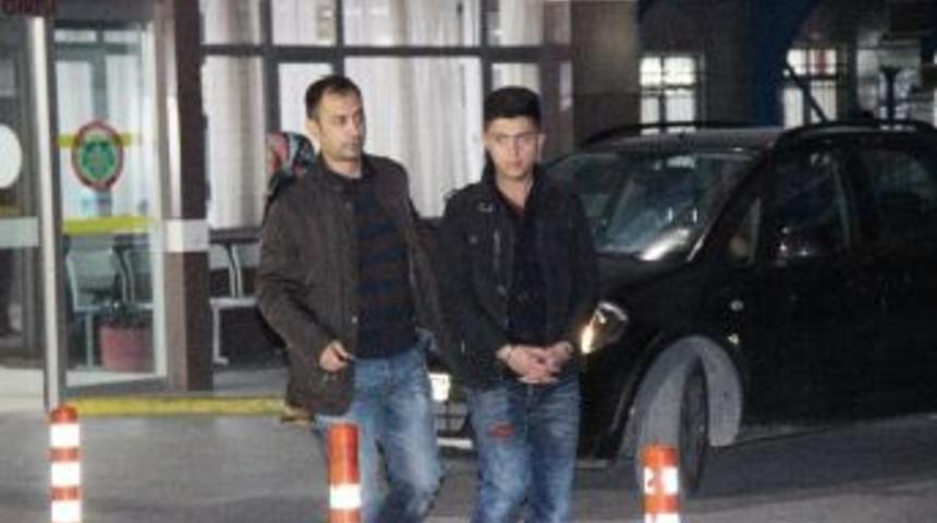 Parkta Oturma Kavgası Kanlı Bitti: 1 Yaralı