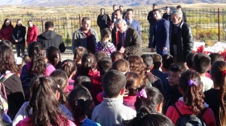 Başkan Vahap K&uuml;&ccedil;&uuml;k, 5 Bin &Ccedil;ocuğu Sevindirdi