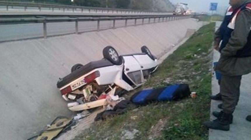 Otomobil Sulama Kanalına D&uuml;şt&uuml;: 4 Yaralı