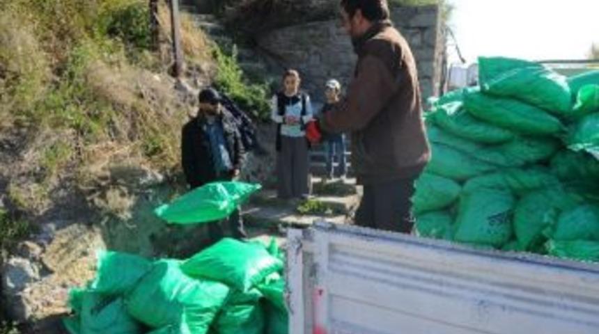 Büyükşehir’den Dar Gelirlilere Kömür Yardımı