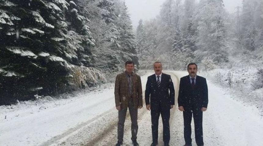 Han&ouml;n&uuml; Ayancık Karayolunda Yılın İlk Karı