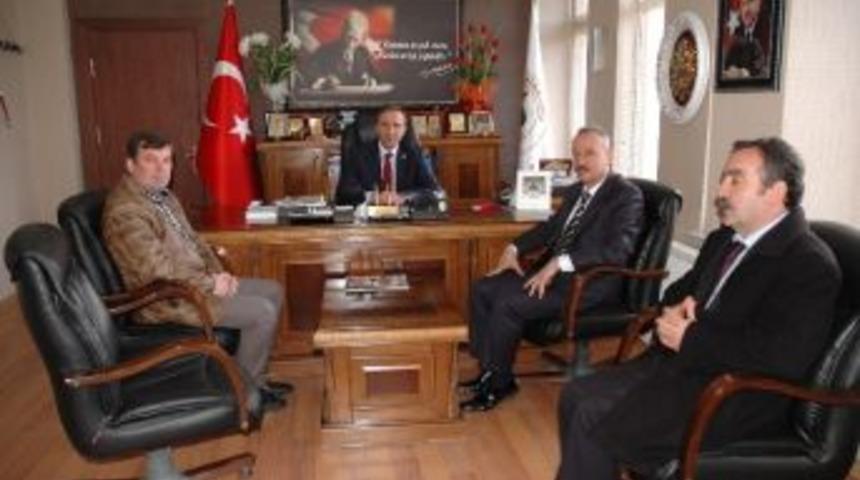 Ayancık Belediye Başkanı Erg&uuml;n&rsquo;den Han&ouml;n&uuml; Belediye Başkanı U&ccedil;ar&rsquo;a Ziyaret