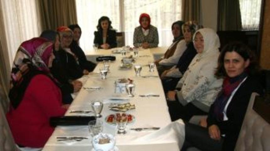 İhtiya&ccedil; Sahibi &Ouml;ğrenciler İ&ccedil;in Toplandılar