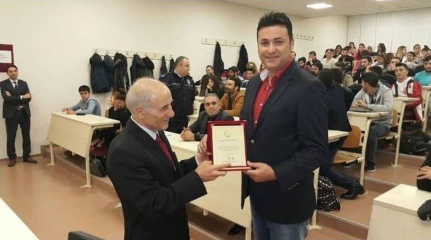 Şampiyon Boks&ouml;r Kamacı Besyo&rsquo;lu &Ouml;ğrencilerle