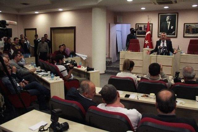 Chp İl Binasını Bastığı İddia Edilen Başkan: “kaosu Engelledim”