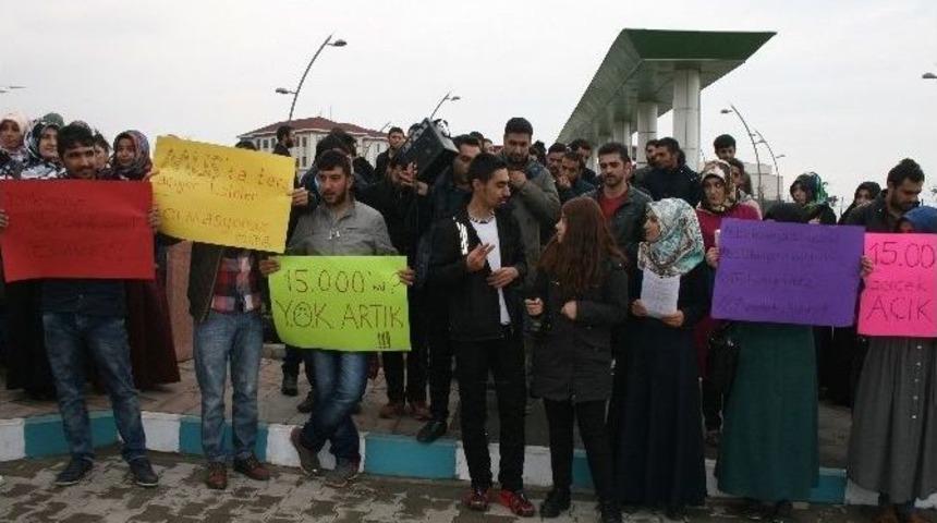 &Uuml;niversite &Ouml;ğrencilerinden &lsquo;formasyon&rsquo; Eylemi