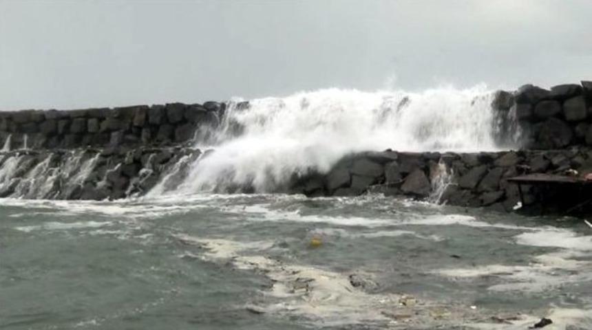 Karadeniz&rsquo;de Fırtına