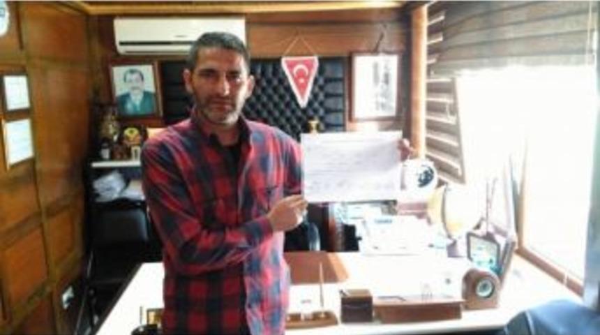 Se&ccedil;imlerde Y&uuml;zde 100 Oy Alan Muhtar Mazbatasını Aldı