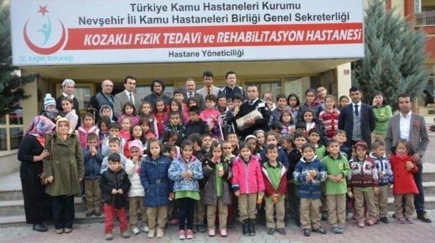 Hastalar Ve &Ouml;ğrenciler Fidan Dikti