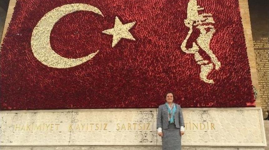 Chp&rsquo;li Vekil Yemin T&ouml;reni &Ouml;ncesi Anıtkabir&rsquo;i Ziyaret Etti