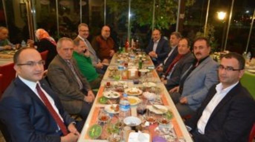 Tavacı Refikten Belediyespor&rsquo;a Moral Yemeği