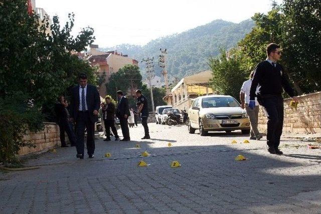 (özel Haber) Sokakta Rastgele Ateş Açan Şahıs Kendini Vurdu