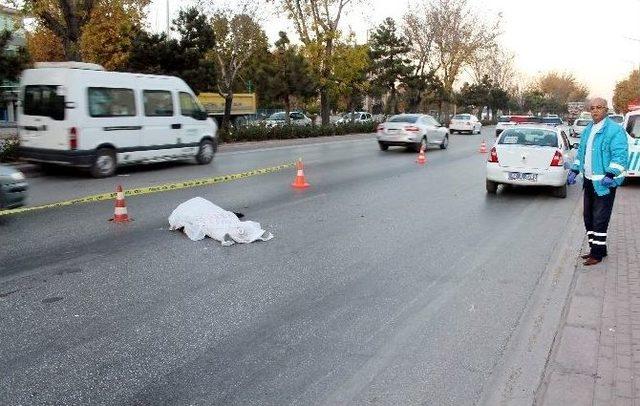 Otomobilin Çarptığı Yaşlı Kadın Öldü