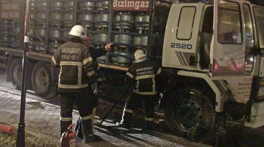 T&uuml;p Y&uuml;kl&uuml; Kamyonda Yangın Paniği