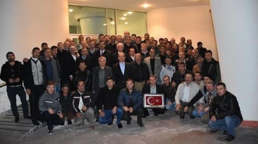 Kadro Alan Karayolları İş&ccedil;ileri Sevin&ccedil;lerini Paylaştı