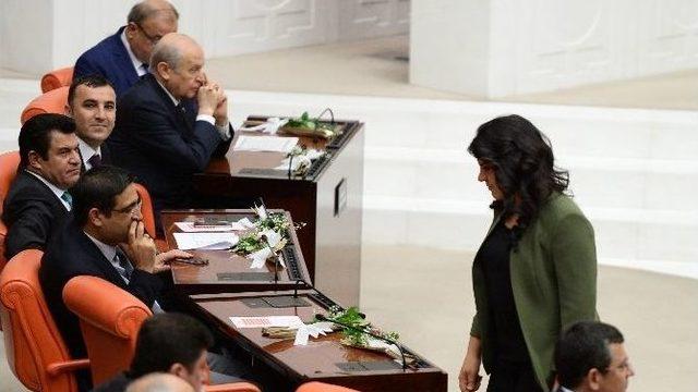 Dilek Öcalan, Milletvekili Yemini Etti