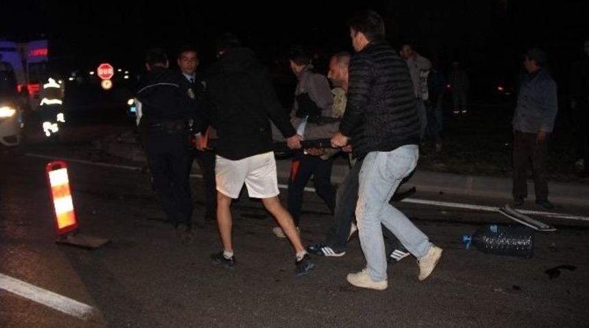 &Ccedil;an&rsquo;da Trafik Kazası; 2 Yaralı