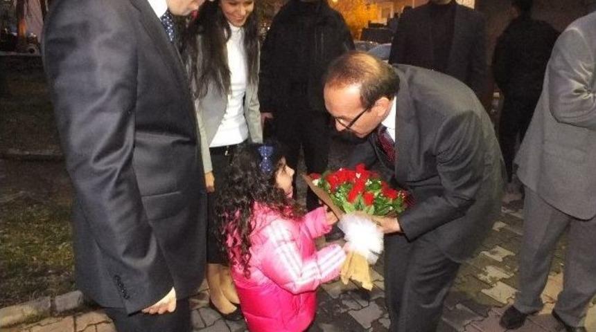 Vali Yavuz Malazgirt&rsquo;ti Ziyaret Etti