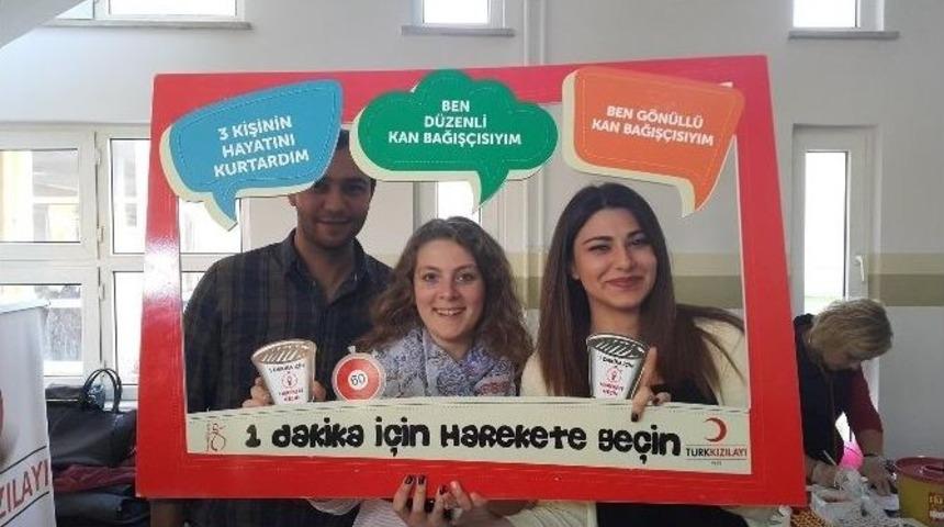 Anadolu &Uuml;niversitesi &Ouml;ğrencilerinden &Ouml;rnek Bağış