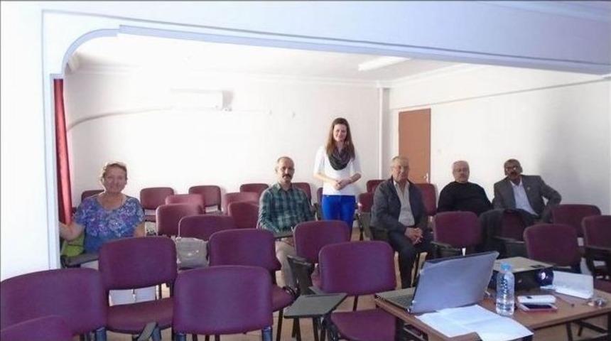 Muhtarlar &rsquo;koruyucu Aile Ve Evlat Edinme&rsquo; Konusunda Bilgilendirildi