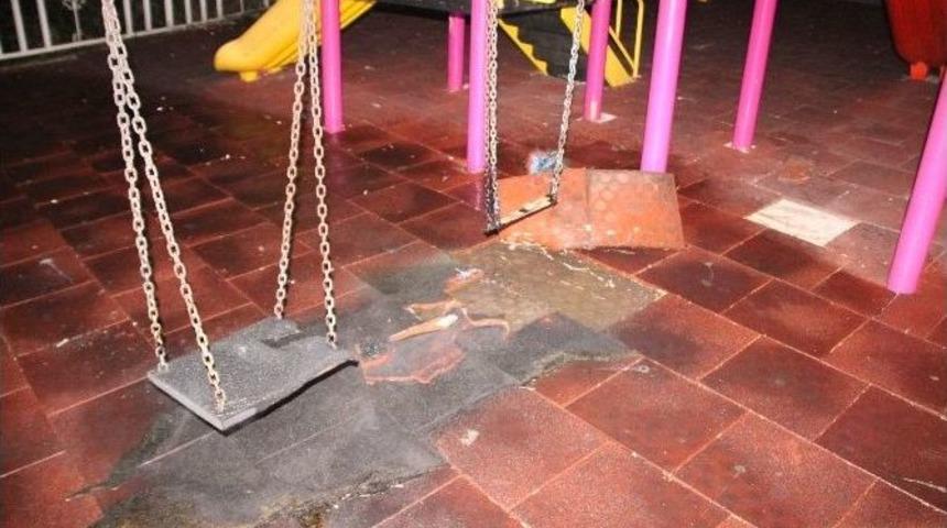 Kdz. Ereğli&rsquo;de &Ccedil;ocuk Parkını Yaktılar