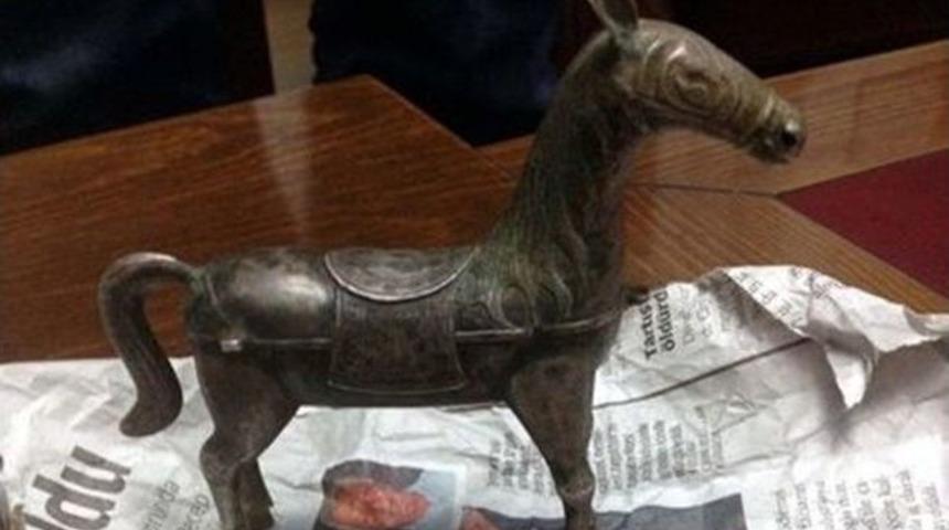 Adilcevaz&rsquo;da 103 Tarihi Eser Ele Ge&ccedil;irildi