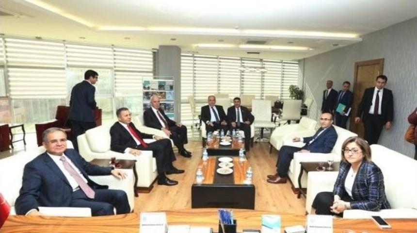 İka’da Devir Teslim