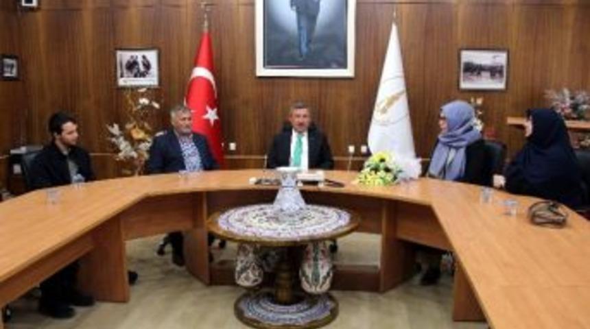 K&uuml;tahya Valisi Şerif Yılmaz: &Uuml;niversite Sadece Derslere Katılıp Sınıf Ge&ccedil;mek Değildir