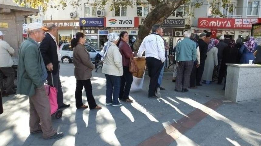 Burhaniye&rsquo;de Şehit İ&ccedil;in Lokma Hayrı