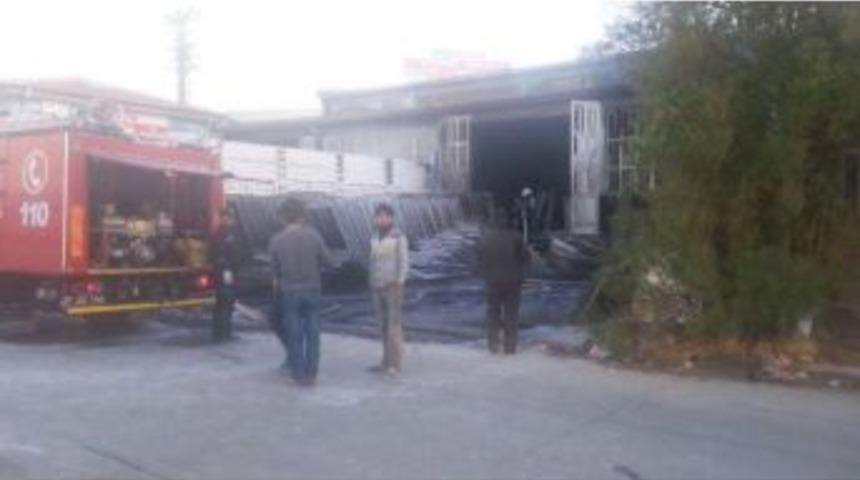 &Ccedil;elik Kapı İmalathanesinde Patlama