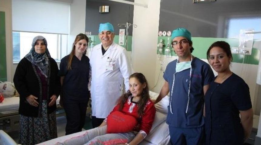 12 Yaşındaki Kalp Hastası A&ccedil;ık Kalp Ameliyatı İle Şifa Buldu
