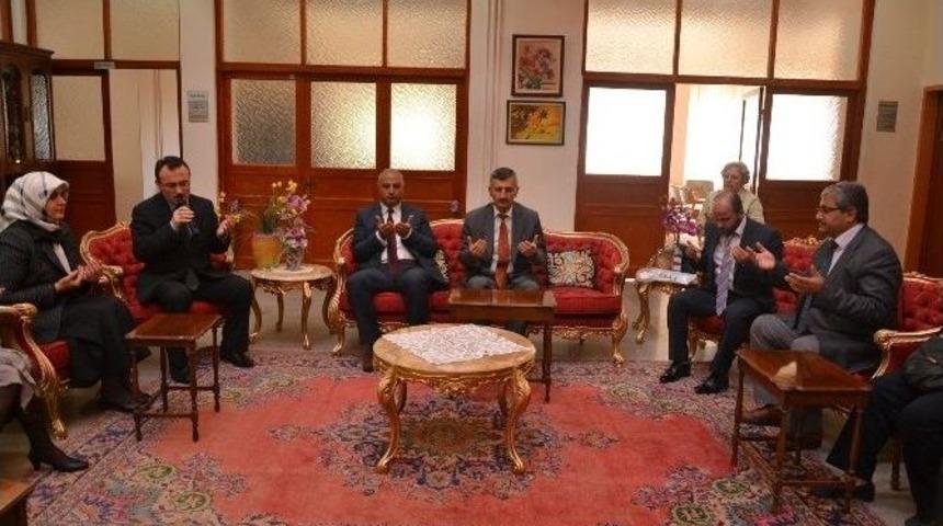 Vali Bektaş Huzurevi Sakinleriyle Buluştu