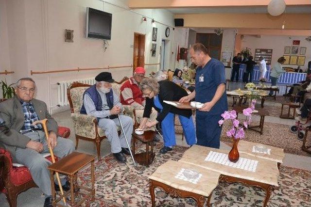 Vali Bektaş Huzurevi Sakinleriyle Buluştu 1