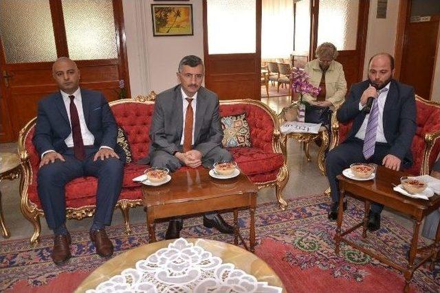 Vali Bektaş Huzurevi Sakinleriyle Buluştu 2