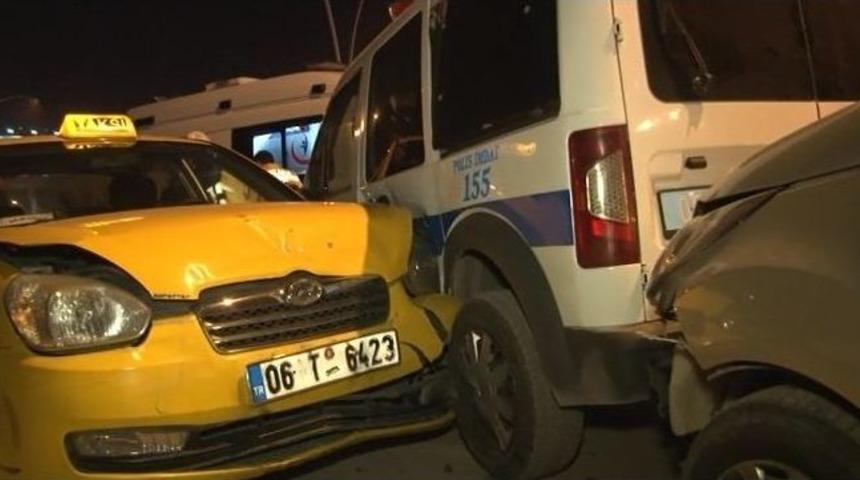 Yunanistan Başbakanı Chipras İ&ccedil;in G&uuml;zergah Alan Polis Memuruna Taksi &Ccedil;arptı