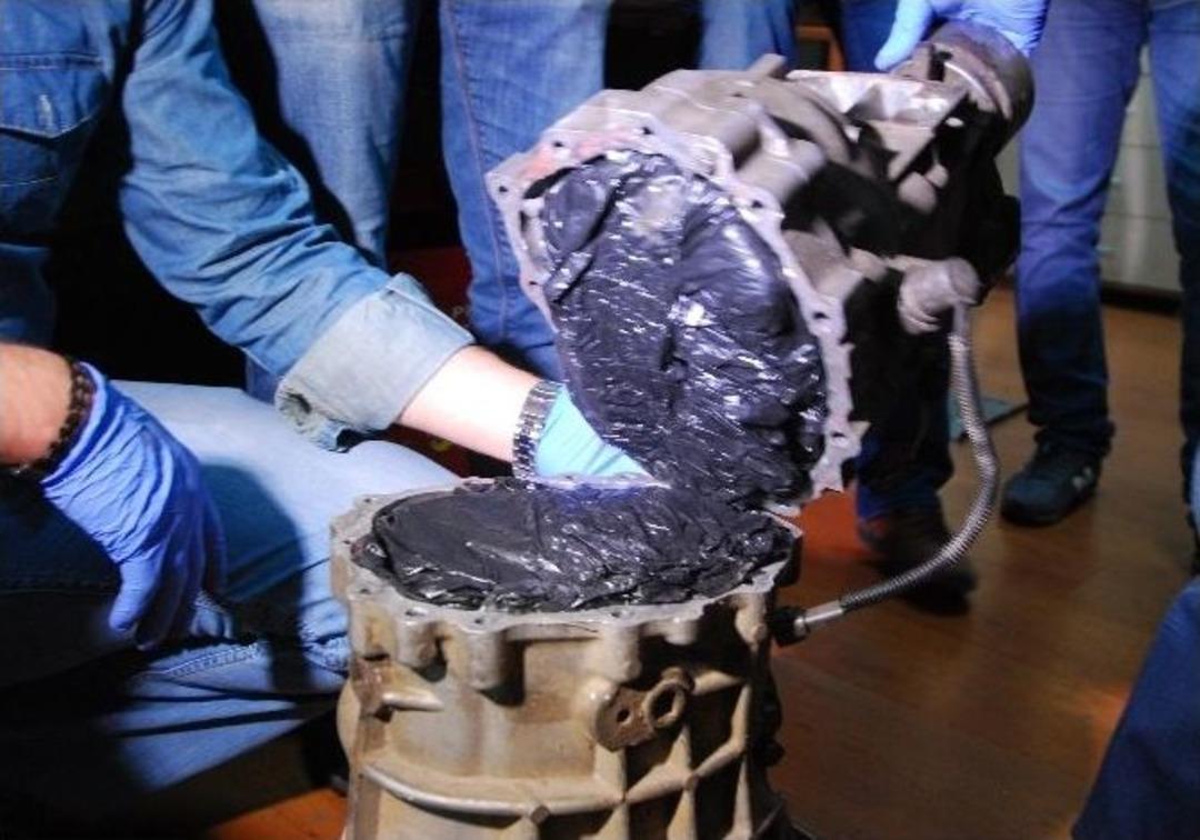 Bah&ccedil;elievler&rsquo;de Motor Par&ccedil;alarının İ&ccedil;ine Gizlenmiş Eroin Ele Ge&ccedil;irildi